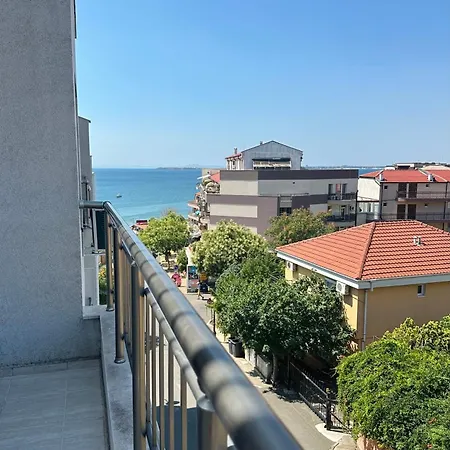 Διαμέρισμα Black Sea *